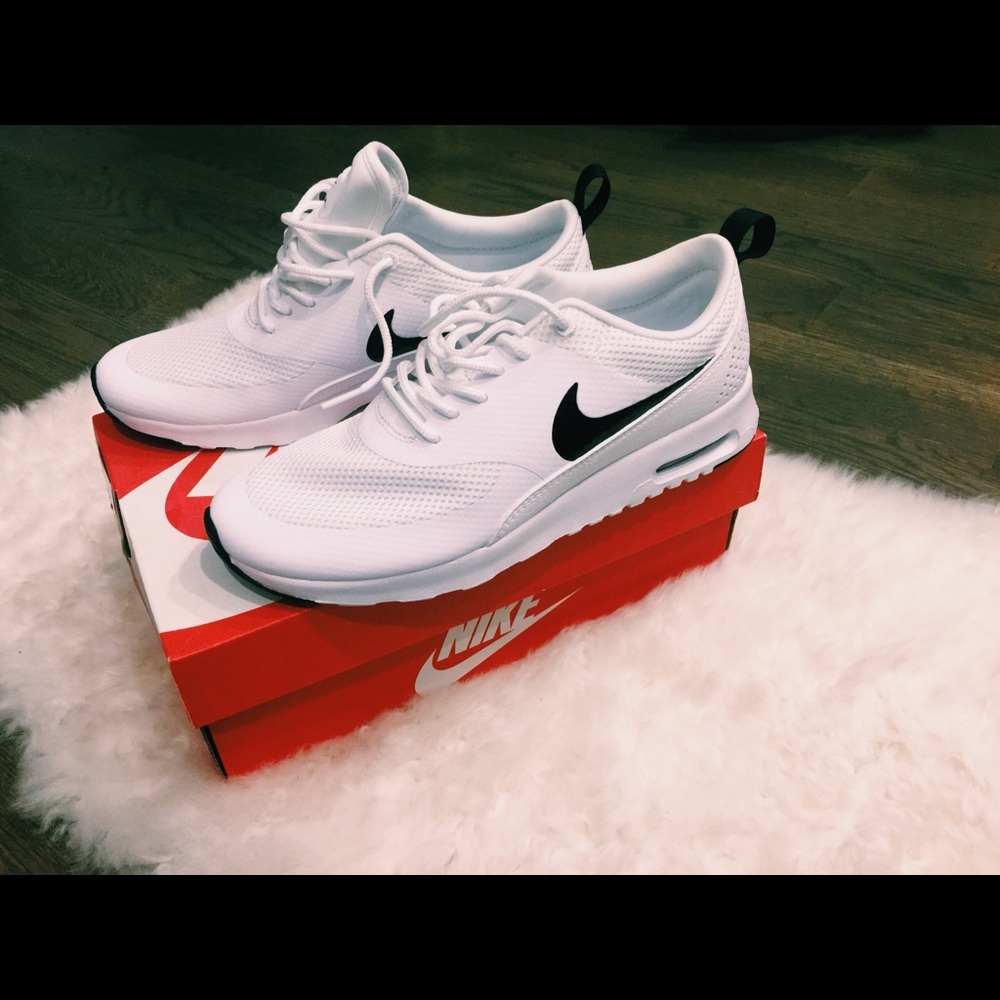 Women’s Nike Air Max Thea